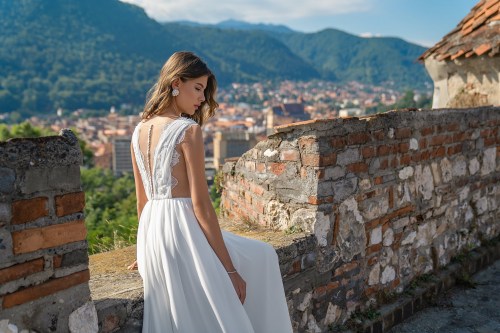 https://elisebride.ro/images/stories/virtuemart/product/11 Joana       (4).jpg